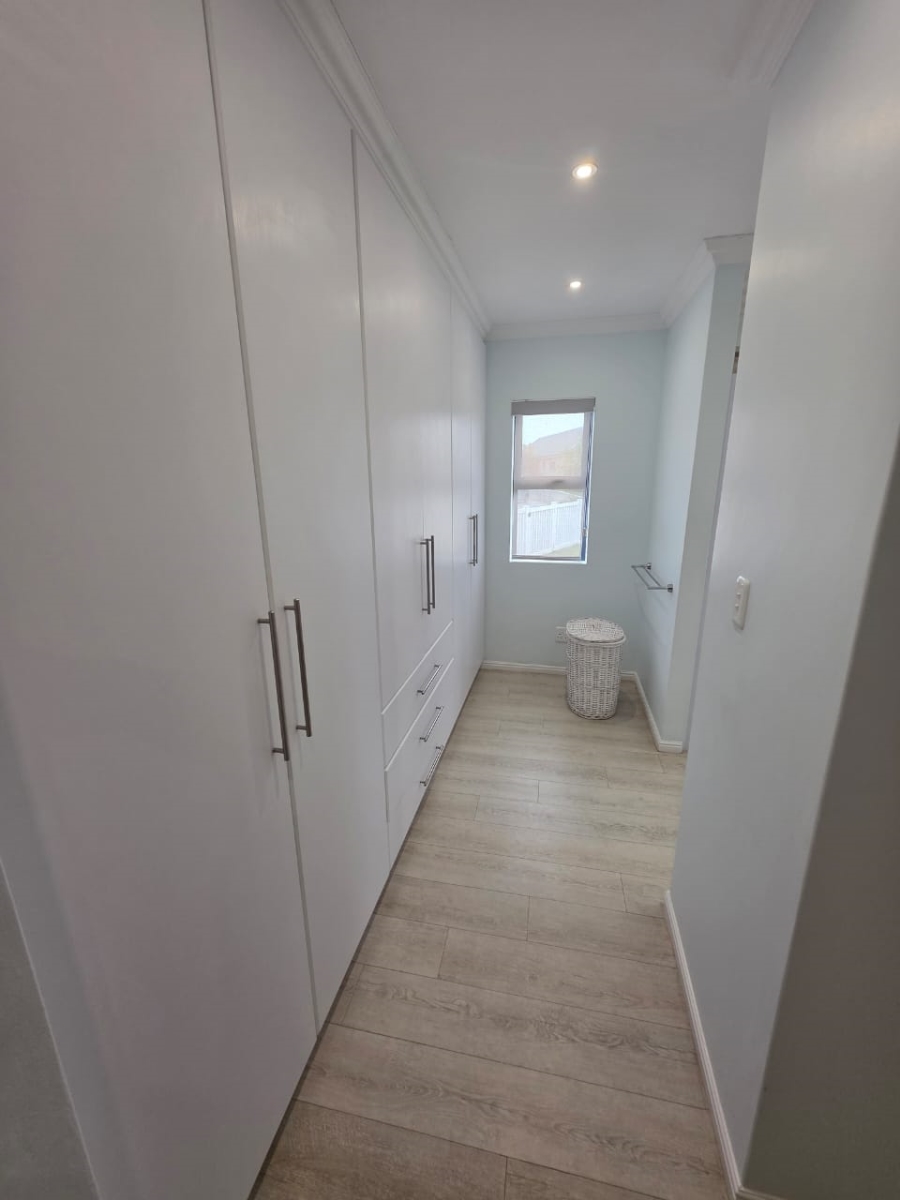 5 Bedroom Property for Sale in Marina Martinique Eastern Cape